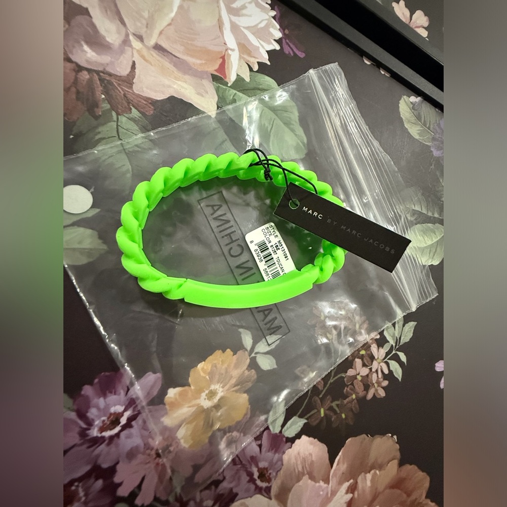 MARC BY MARC JACOBS TOUCAN GREEN BRACELET- NWT
